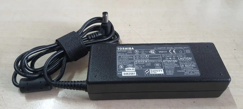 Toshiba PA3215U-1ACA 15V 5A/6A