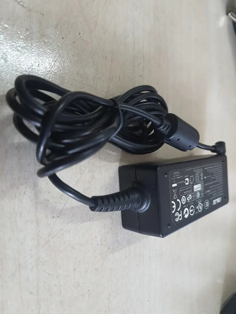 Orijinal Asus 19V 2.1A 2.5mm*0.7mm Notebook Laptop Adaptör Şarj Aleti