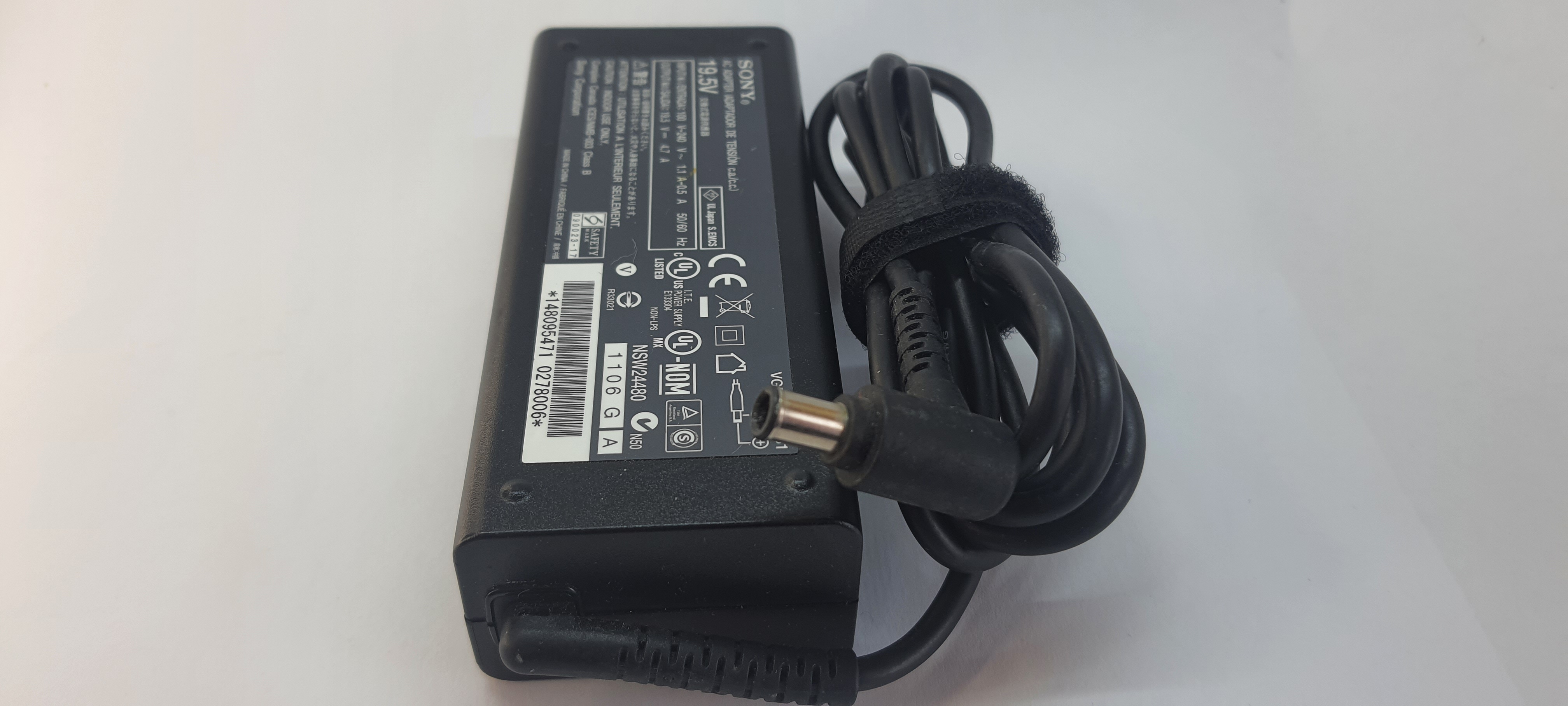 SONY VAIO SVE15 SERİSİ AC ORJİNAL ADAPTÖR - DİZÜSTÜ BİLGİSAYAR VGP-AC19V31, 19,5V, 4,7A,